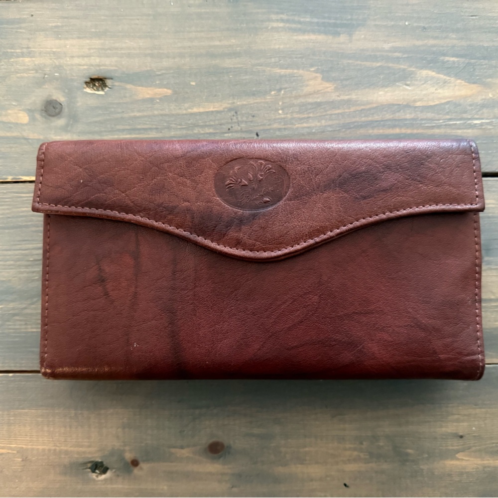 Buxton Women's Leather Long Bifold Organizer Wallet with Floral Emboss
7x4